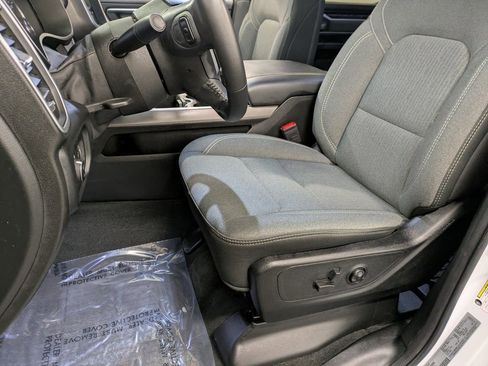 Used 2021 RAM 1500 Big Horn image 12