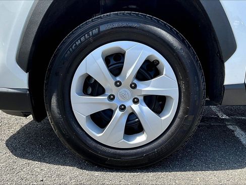 Used 2024 Toyota RAV4 LE image 9