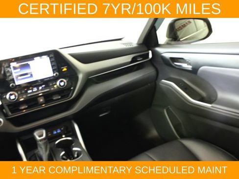 Used 2022 Toyota Highlander XLE AWD/4WD image 20