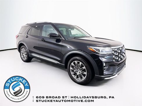 Used 2025 Ford Explorer Platinum AWD/4WD image 1