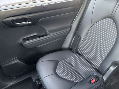Used 2025 Toyota Highlander XSE AWD/4WD image 43