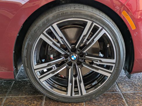 Used 2023 BMW 740i image 10