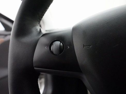 Used 2021 Tesla Model 3 Standard Range Plus image 18