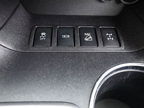 Used 2016 Toyota Highlander XLE image 27