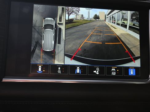 Used 2022 GMC Yukon Denali w/ Max Trailering Package image 17