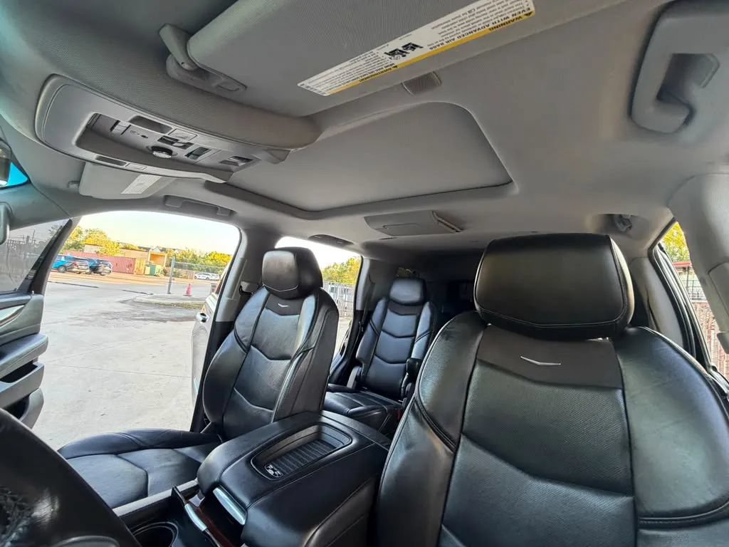 Used 2018 Cadillac Escalade Premium Luxury RWD image 28