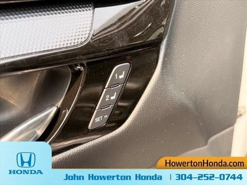 Used 2025 Honda CR-V EX-L image 16