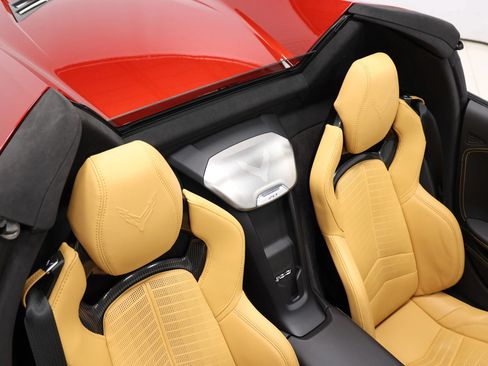 Used 2023 Chevrolet Corvette Stingray Premium Conv w/ Z51 Performance Package RWD image 75