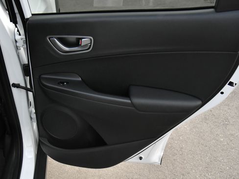 Used 2021 Hyundai Kona Limited FWD image 40