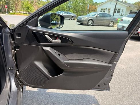 Used 2014 MAZDA MAZDA3 i Touring FWD image 19
