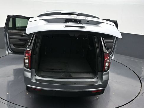 Used 2023 Chevrolet Suburban LS image 36