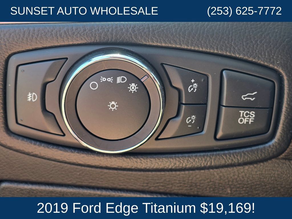 Used 2019 Ford Edge Titanium w/ Cold Weather Package AWD/4WD image 28