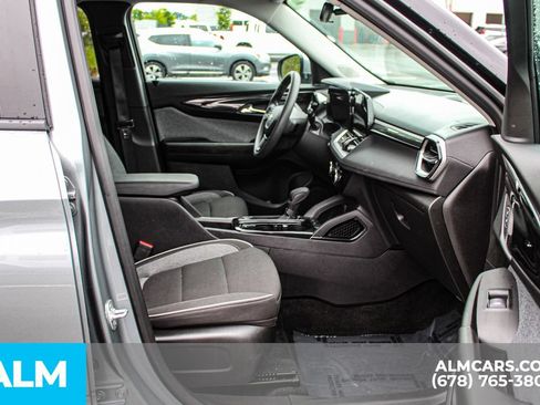 Used 2025 Chevrolet TrailBlazer LT FWD image 17