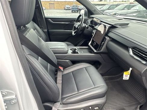 Used 2024 GMC Acadia Elevation w/ LPO, Floor Liner Package FWD image 27