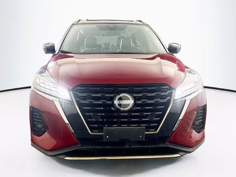 Used 2023 Nissan Kicks SR w/ SR Premium Package FWD image 2