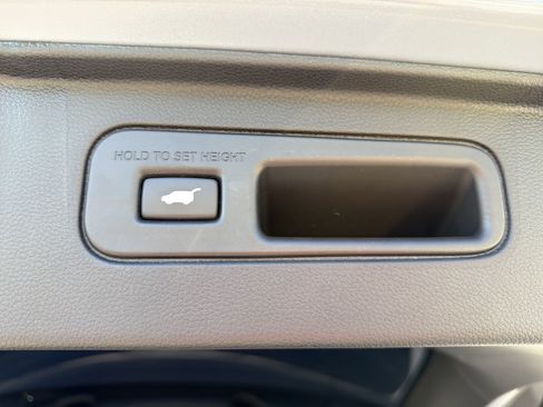 Certified 2025 Honda Pilot Elite image 23