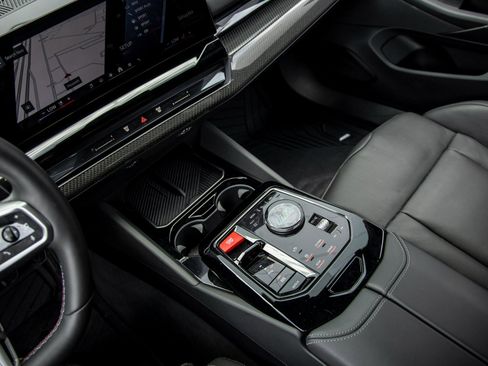 Used 2025 BMW M5 w/ Carbon Package image 31