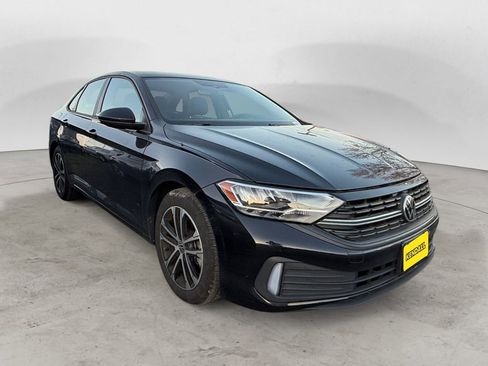 Used 2023 Volkswagen Jetta Sport image 5