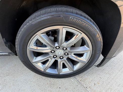 Used 2015 Chevrolet Tahoe LTZ AWD/4WD image 23