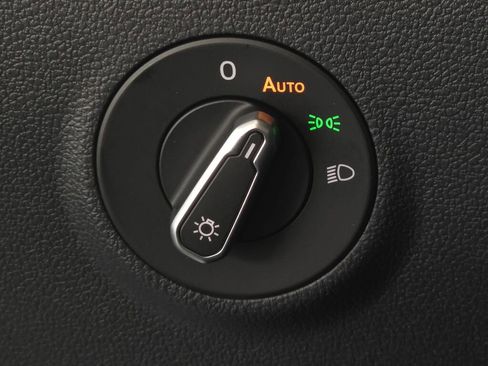 New 2025 Volkswagen Taos SEL image 21