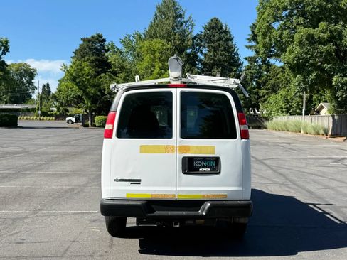 Used 2012 Chevrolet Express 2500 w/ Cold Climate Package RWD image 5