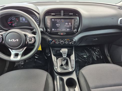 Used 2022 Kia Soul LX w/ Technology Package FWD image 13
