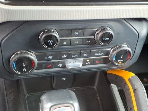 Used 2022 Ford Bronco Badlands w/ Sasquatch Package image 17