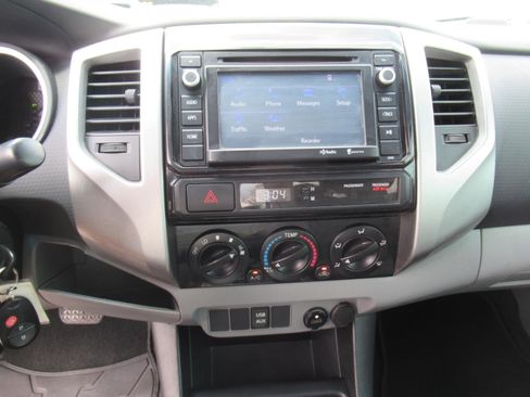Used 2014 Toyota Tacoma PreRunner w/ SR5 Package RWD image 25