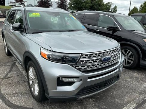 Used 2022 Ford Explorer Limited w/ Equipment Group 301A AWD/4WD image 3