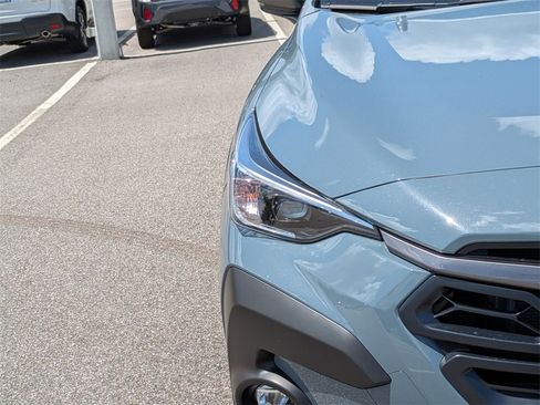 Certified 2025 Subaru Crosstrek 2.0i Premium image 8