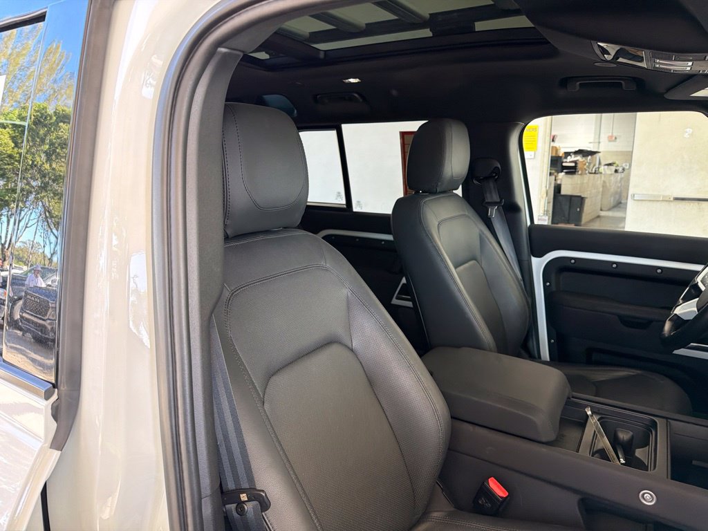 Used 2023 Land Rover Defender 110 S AWD/4WD image 27