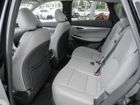 Certified 2023 INFINITI QX50 Luxe AWD/4WD image 32