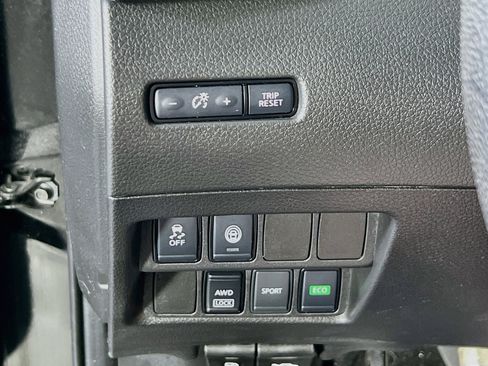 Used 2020 Nissan Rogue Sport SV AWD/4WD image 10