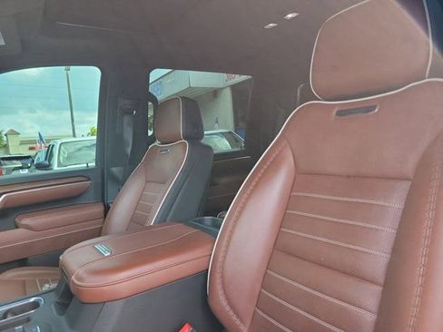 Used 2025 GMC Sierra 2500 Denali Ultimate AWD/4WD image 17
