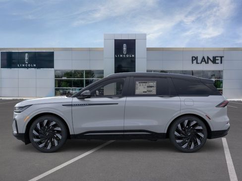 New 2026 Lincoln Nautilus Reserve w/ Jet Appearance Package AWD/4WD image 3