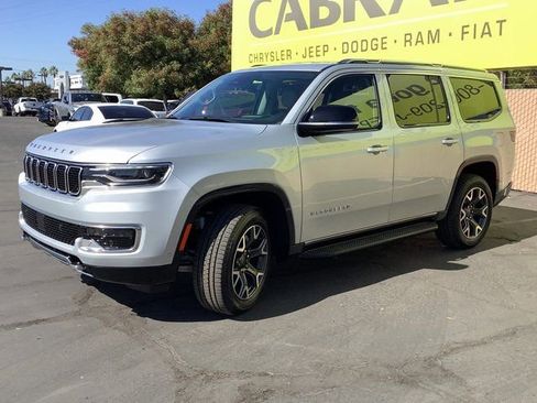 New 2023 Jeep Wagoneer Series III w/ Preferred Equipment Group image 5