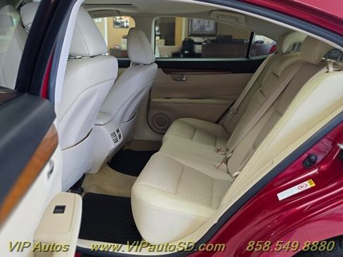 Used 2014 Lexus ES 300h w/ Premium Package w/Bamboo Trim image 17