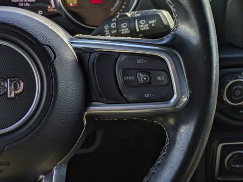 Used 2021 Jeep Wrangler Unlimited Sahara image 25