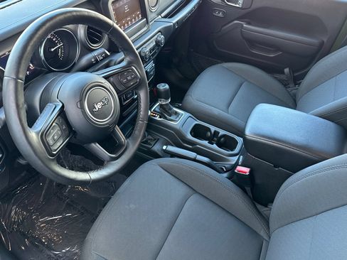 Used 2023 Jeep Wrangler Unlimited w/ Cold Weather Group AWD/4WD image 10