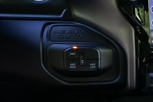 Used 2025 RAM 3500 Big Horn AWD/4WD image 15