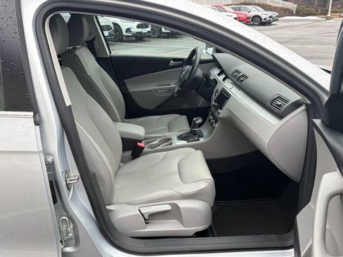 Used 2010 Volkswagen Passat Komfort image 22