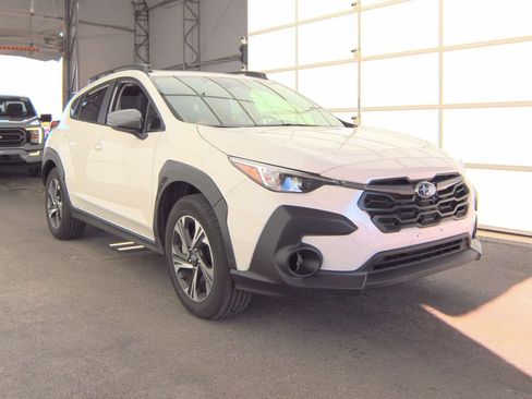 Used 2025 Subaru Crosstrek 2.5i Premium AWD/4WD image 3