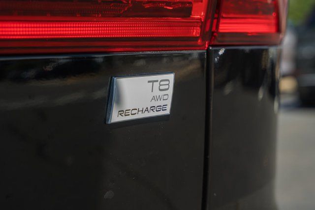 Used 2024 Volvo XC60 T8 Plus w/ Protection Package Premier AWD/4WD image 10