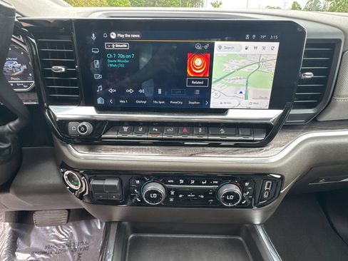 Used 2025 Chevrolet Silverado 2500 LTZ w/ LTZ Premium Package AWD/4WD image 28