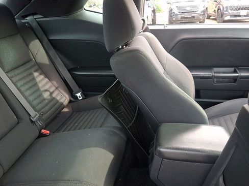 Used 2014 Dodge Challenger SXT RWD image 14