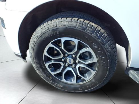 Used 2024 Ford Expedition Max XLT image 24