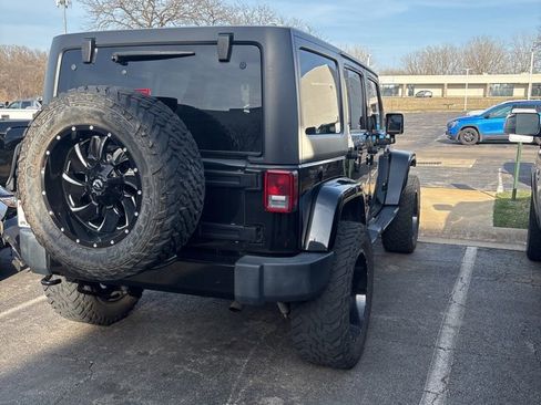 Used 2018 Jeep Wrangler Unlimited Sahara image 4