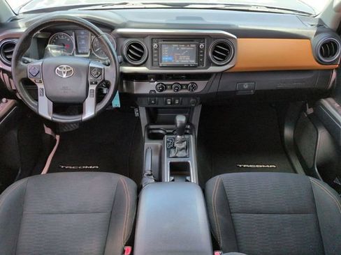 Used 2018 Toyota Tacoma SR5 RWD image 14