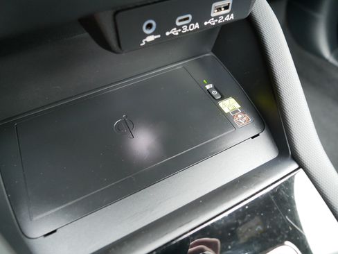 Used 2025 Subaru Forester Premium AWD/4WD image 36