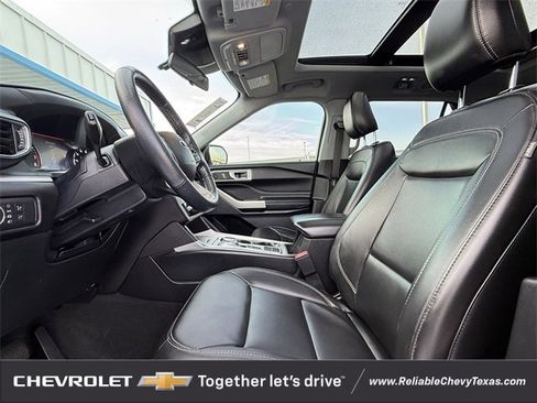 Used 2022 Ford Explorer XLT w/ Equipment Group 202A image 32